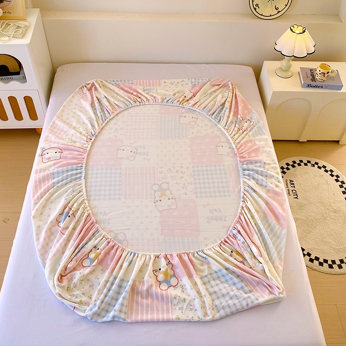 91家纺网 家纺一手货源 找家纺 葡萄家 2025年新款牛奶绒印花单床笠萌系卡通床笠款 布丁猫