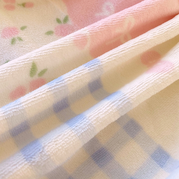 91家纺网 家纺一手货源 找家纺 葡萄家 2025年新款牛奶绒印花单床笠萌系卡通床笠款 布丁猫