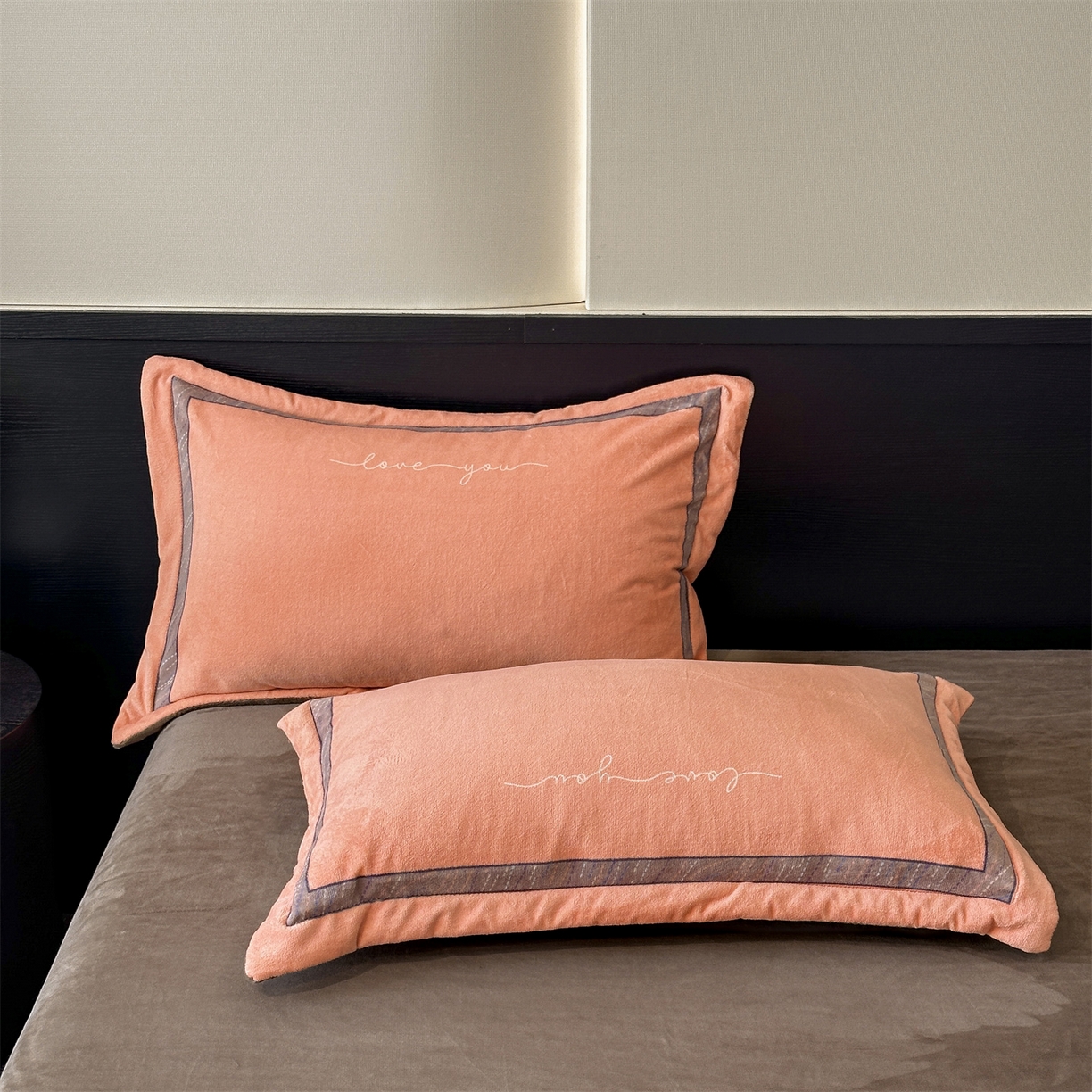 91家纺网 家纺一手货源 找家纺 星座家纺 2025新款轻奢牛奶绒四件套-极简系列 爱玛橙