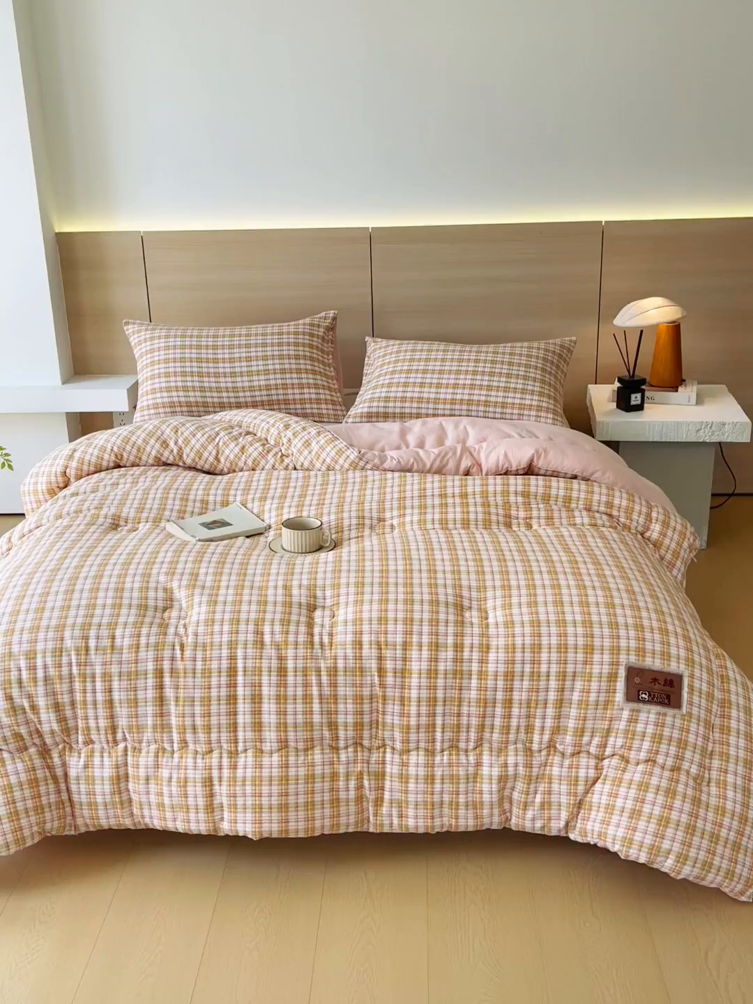 91家纺网 家纺一手货源 找家纺 梵克保罗 2025秋冬新款10A抗菌云格子春秋被冬被被芯跨境外贸 粉黄格