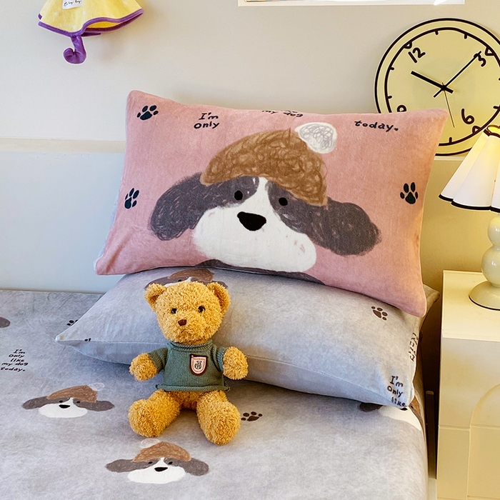 91家纺网 家纺一手货源 找家纺 葡萄家 2025年新款牛奶绒印花单床笠萌系卡通床笠款 冬日狗