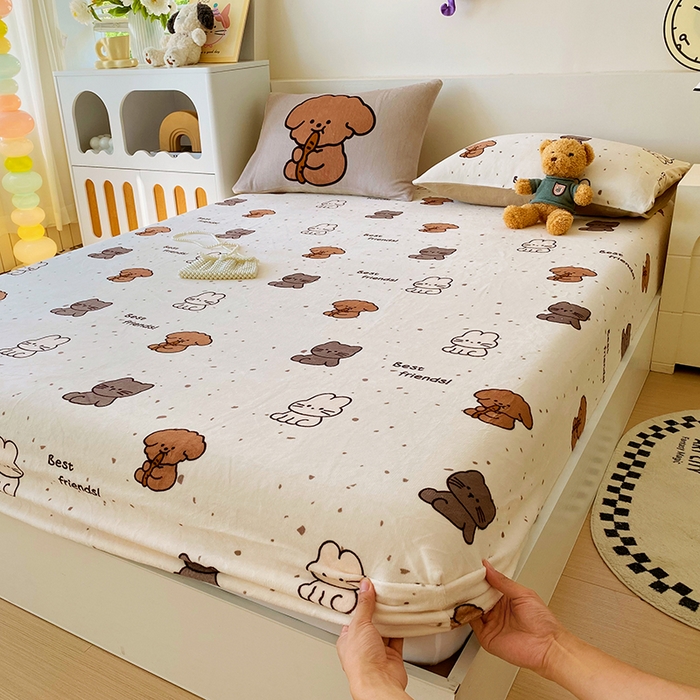 91家纺网 家纺一手货源 找家纺 葡萄家 2025年新款牛奶绒印花单床笠萌系卡通床笠款 动物乐园