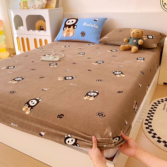 91家纺网 家纺一手货源 找家纺 葡萄家 2025年新款牛奶绒印花单床笠萌系卡通床笠款 拉蒙