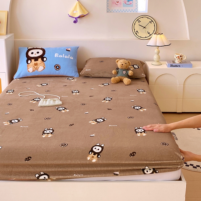 91家纺网 家纺一手货源 找家纺 葡萄家 2025年新款牛奶绒印花单床笠萌系卡通床笠款 拉蒙