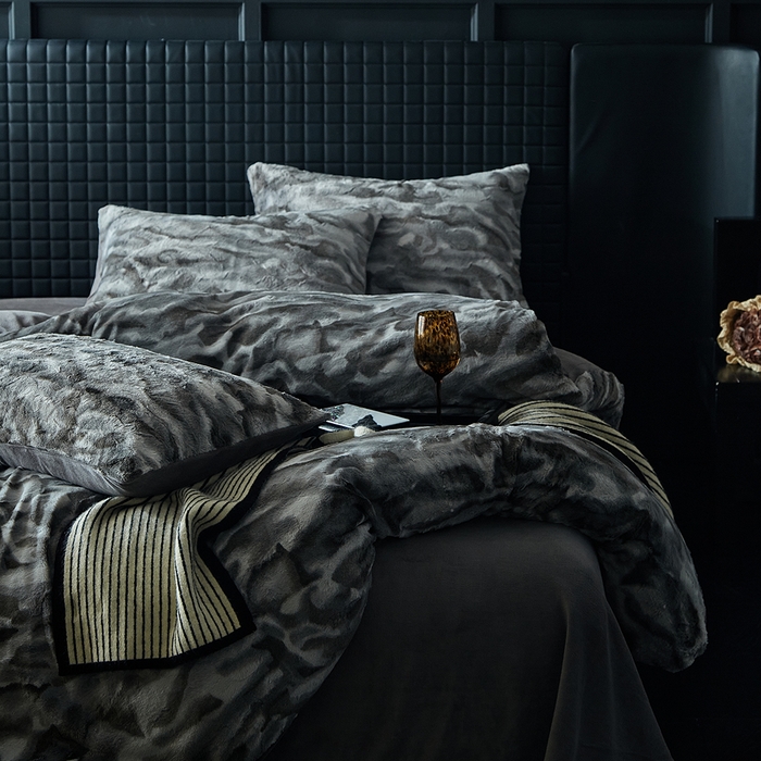 91家纺网 家纺一手货源 找家纺 缘生活 2025新款消光印花绒四件套年轻时尚 消光印花绒-灰色