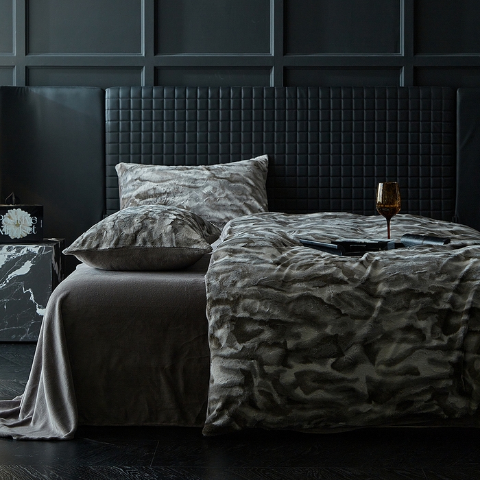 91家纺网 家纺一手货源 找家纺 缘生活 2025新款消光印花绒四件套年轻时尚 消光印花绒-灰色