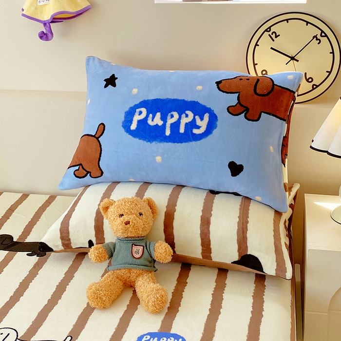 91家纺网 家纺一手货源 找家纺 葡萄家 2025年新款牛奶绒印花单床笠萌系卡通床笠款 腊肠狗