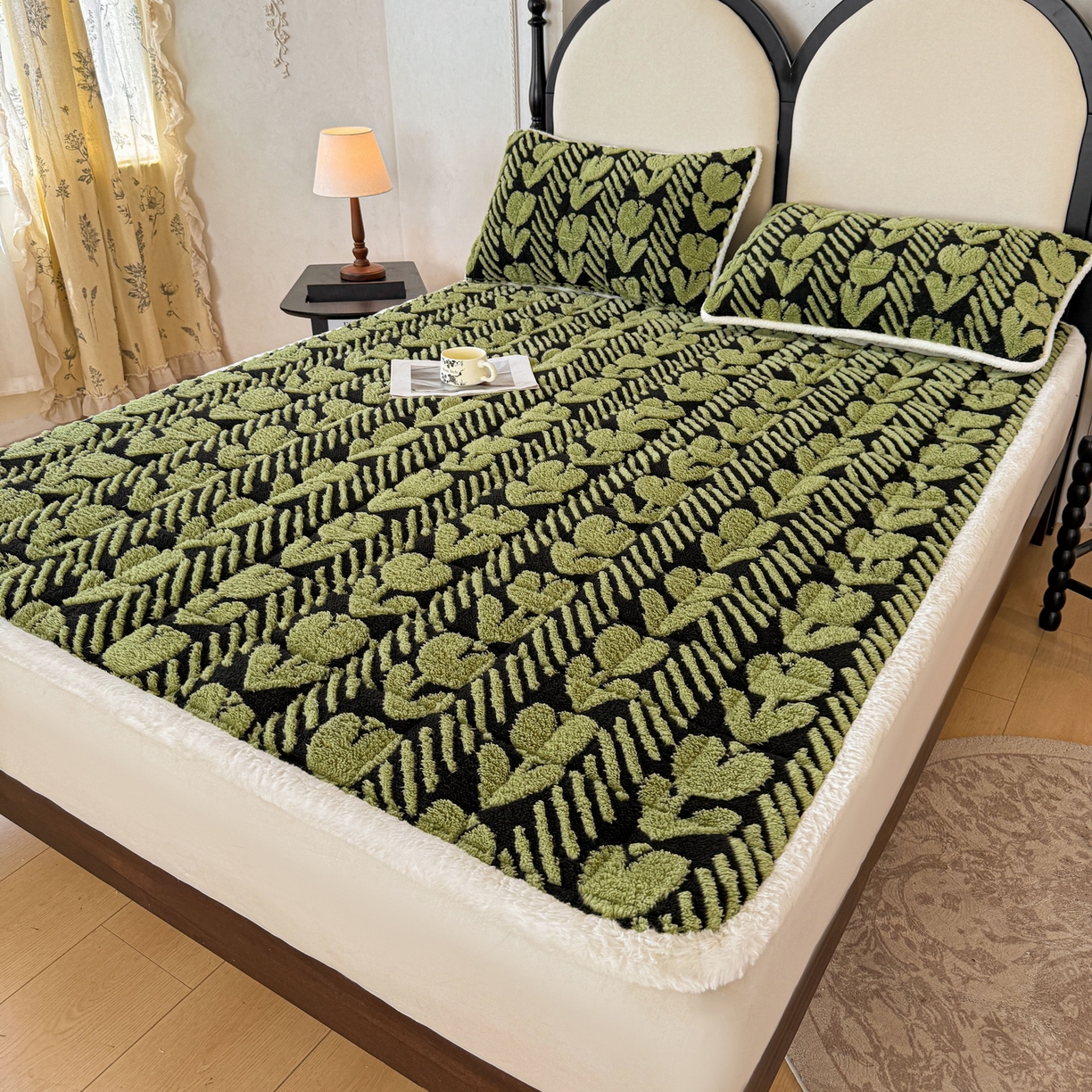 91家纺网 家纺一手货源 找家纺 LIFE.丽芙 2025秋冬新款色纱提花舒棉绒加厚夹棉床垫床护垫单件简约床褥床垫子三件套 郁金香-草绿