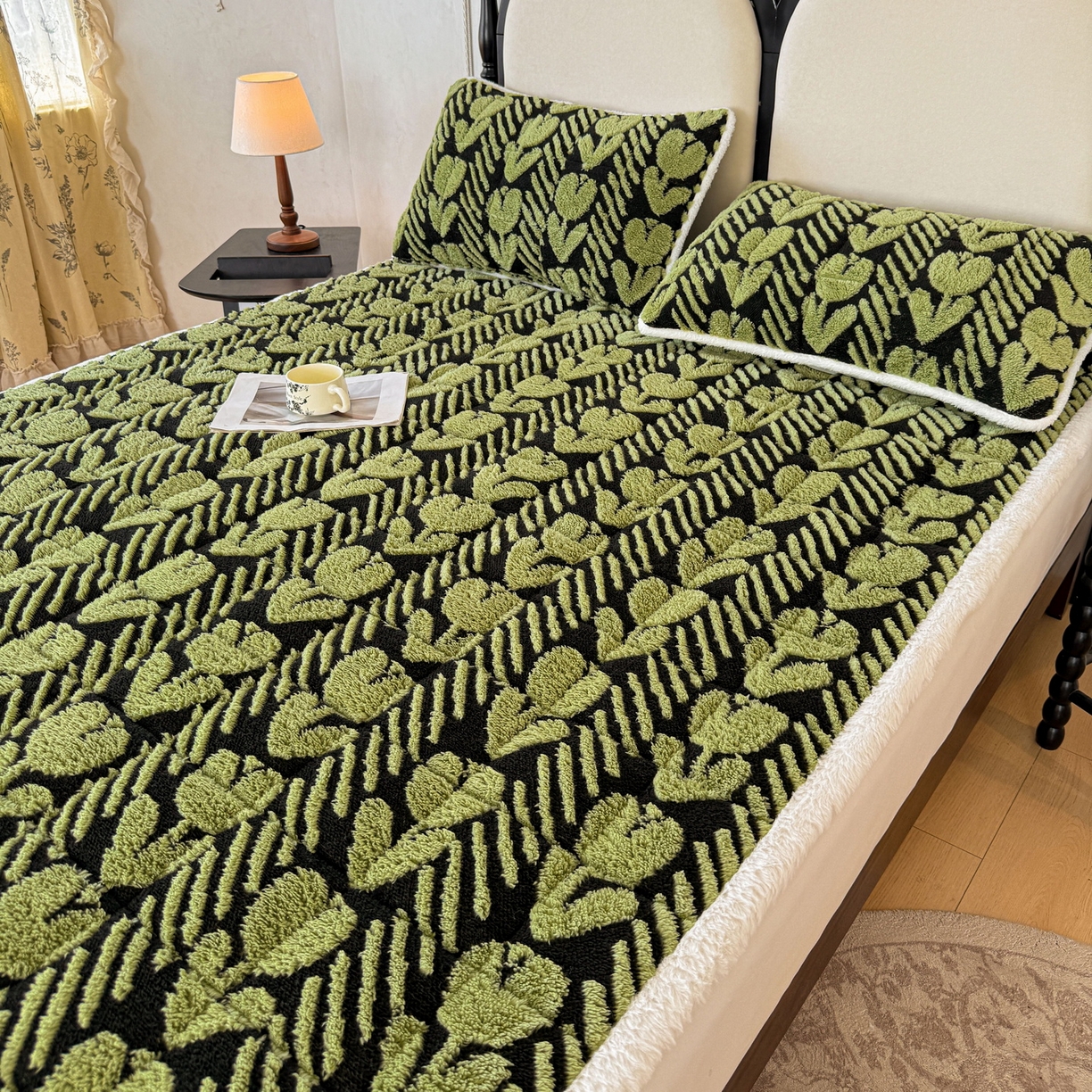 91家纺网 家纺一手货源 找家纺 LIFE.丽芙 2025秋冬新款色纱提花舒棉绒加厚夹棉床垫床护垫单件简约床褥床垫子三件套 郁金香-草绿