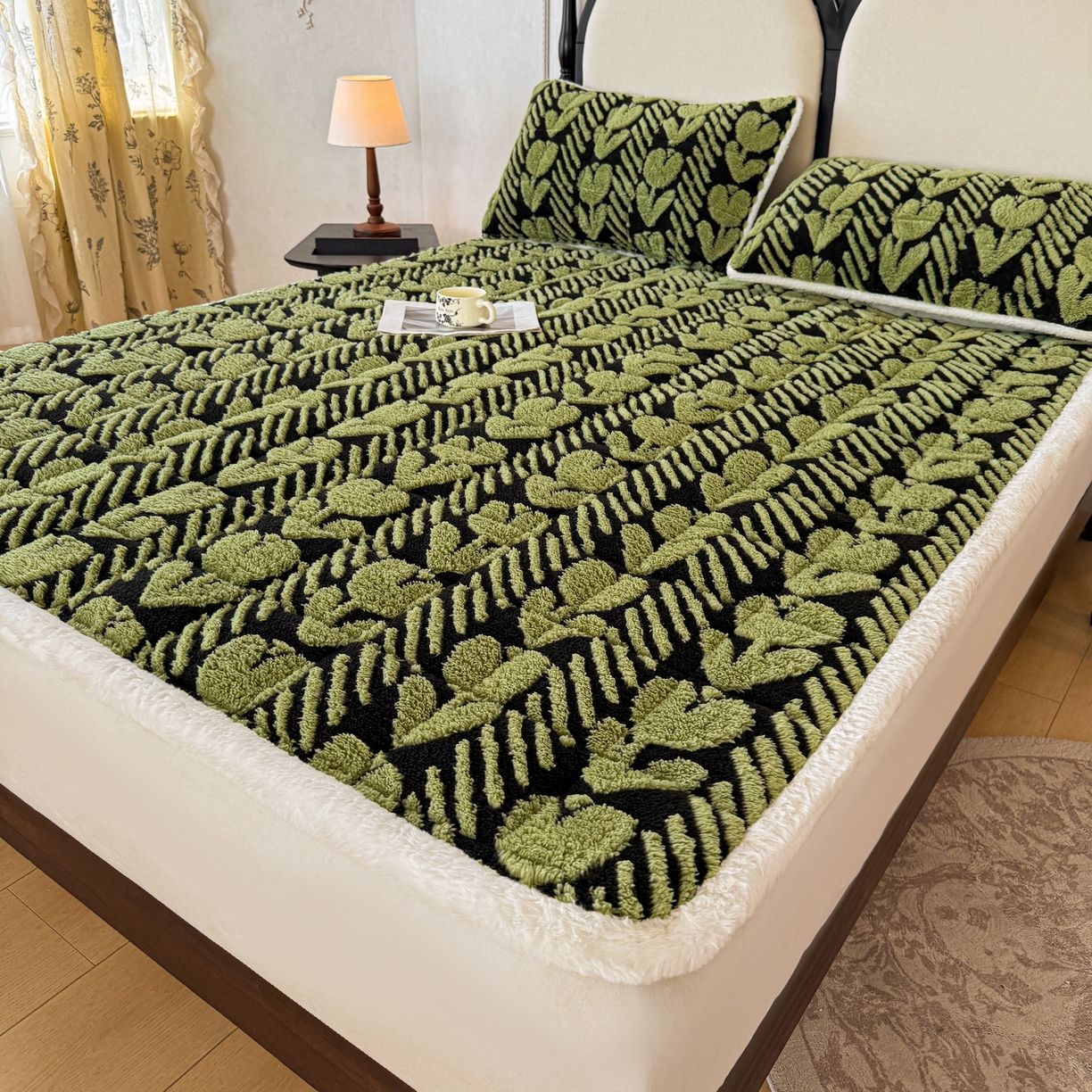 91家纺网 家纺一手货源 找家纺 LIFE.丽芙 2025秋冬新款色纱提花舒棉绒加厚夹棉床垫床护垫单件简约床褥床垫子三件套 郁金香-草绿