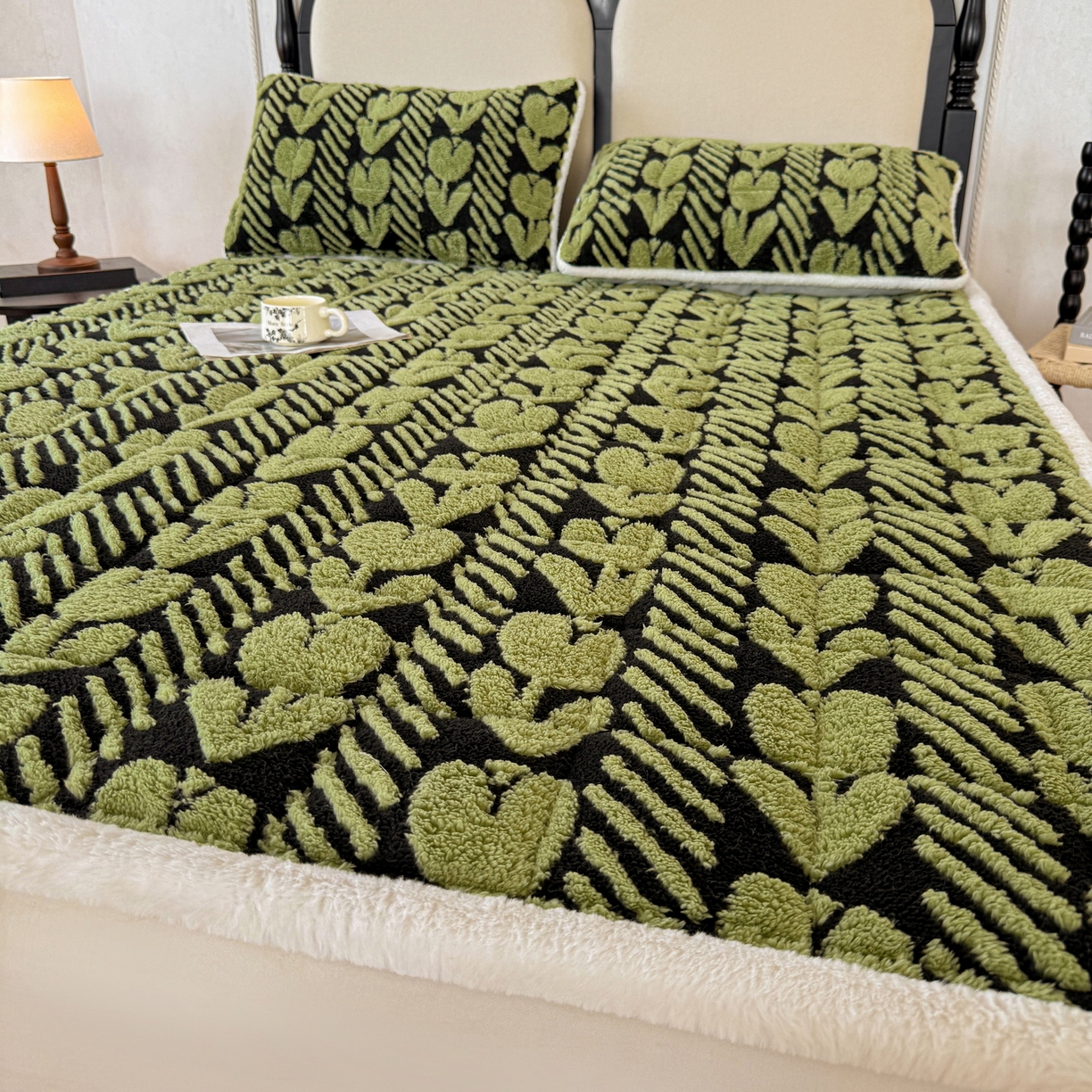 91家纺网 家纺一手货源 找家纺 LIFE.丽芙 2025秋冬新款色纱提花舒棉绒加厚夹棉床垫床护垫单件简约床褥床垫子三件套 郁金香-草绿