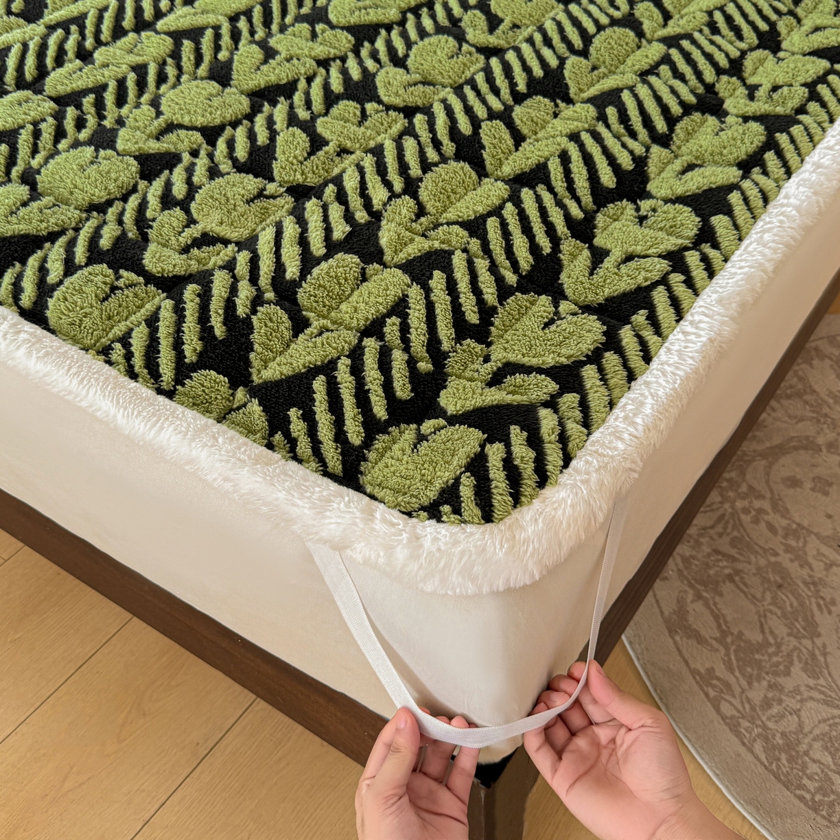 91家纺网 家纺一手货源 找家纺 LIFE.丽芙 2025秋冬新款色纱提花舒棉绒加厚夹棉床垫床护垫单件简约床褥床垫子三件套 郁金香-草绿