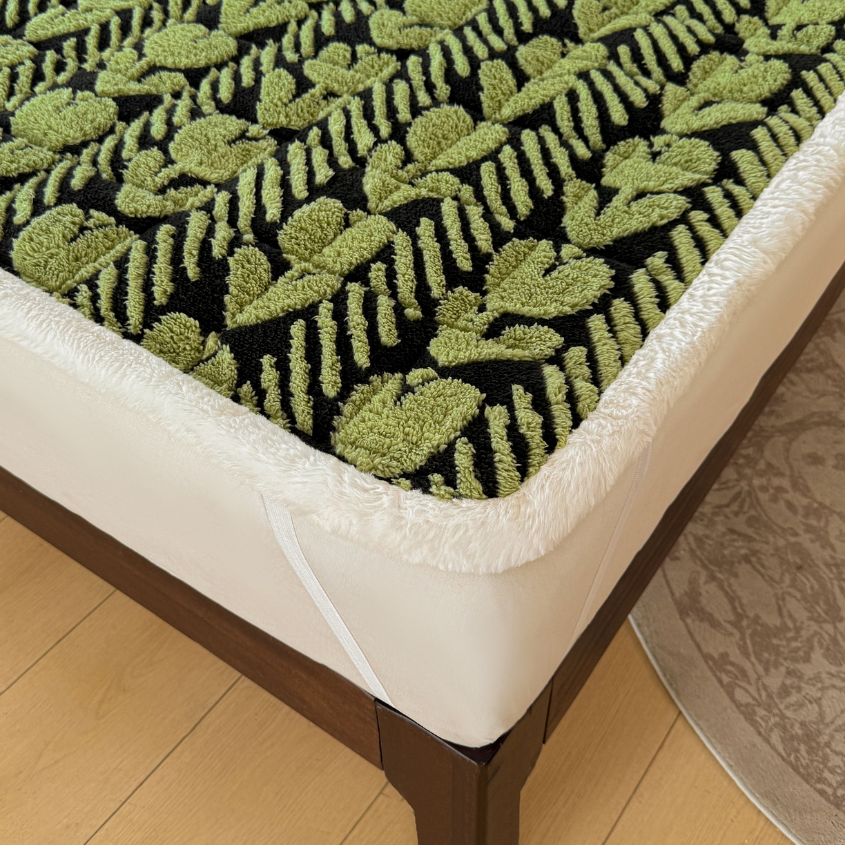 91家纺网 家纺一手货源 找家纺 LIFE.丽芙 2025秋冬新款色纱提花舒棉绒加厚夹棉床垫床护垫单件简约床褥床垫子三件套 郁金香-草绿