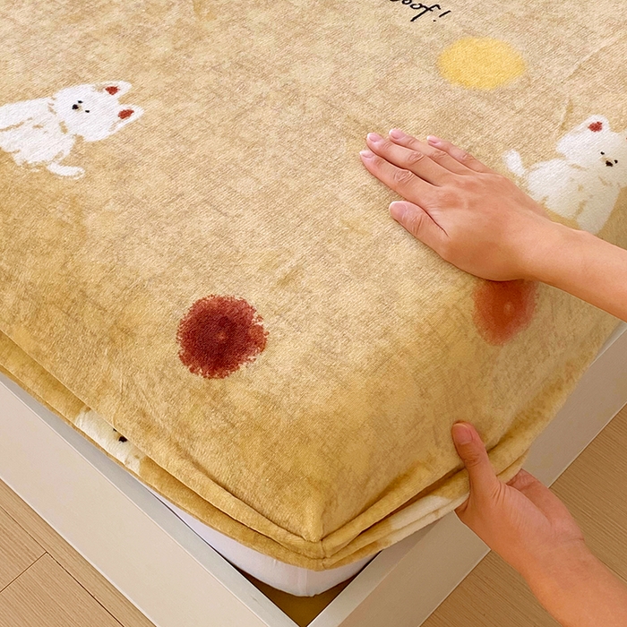 91家纺网 家纺一手货源 找家纺 葡萄家 2025年新款牛奶绒印花单床笠萌系卡通床笠款 泡芙狗