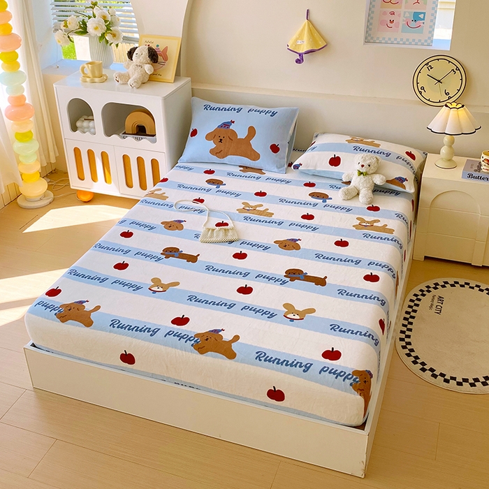 91家纺网 家纺一手货源 找家纺 葡萄家 2025年新款牛奶绒印花单床笠萌系卡通床笠款 俏皮狗