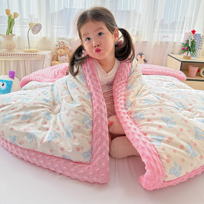 91家纺网 家纺一手货源 找家纺 十九色 2025秋冬新款全棉豆豆被春秋被被子被芯 蝴蝶结