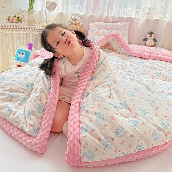 91家纺网 家纺一手货源 找家纺 十九色 2025秋冬新款全棉豆豆被春秋被被子被芯 蝴蝶结