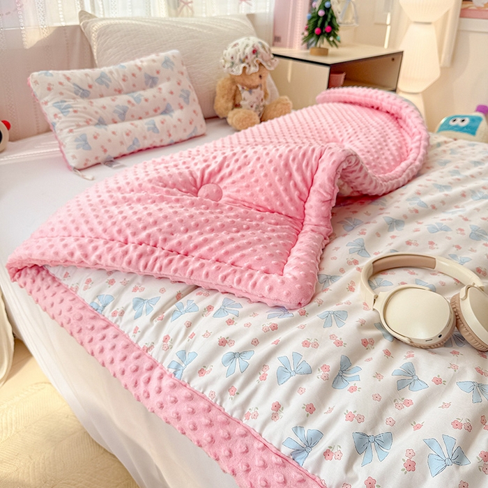 91家纺网 家纺一手货源 找家纺 十九色 2025秋冬新款全棉豆豆被春秋被被子被芯 蝴蝶结