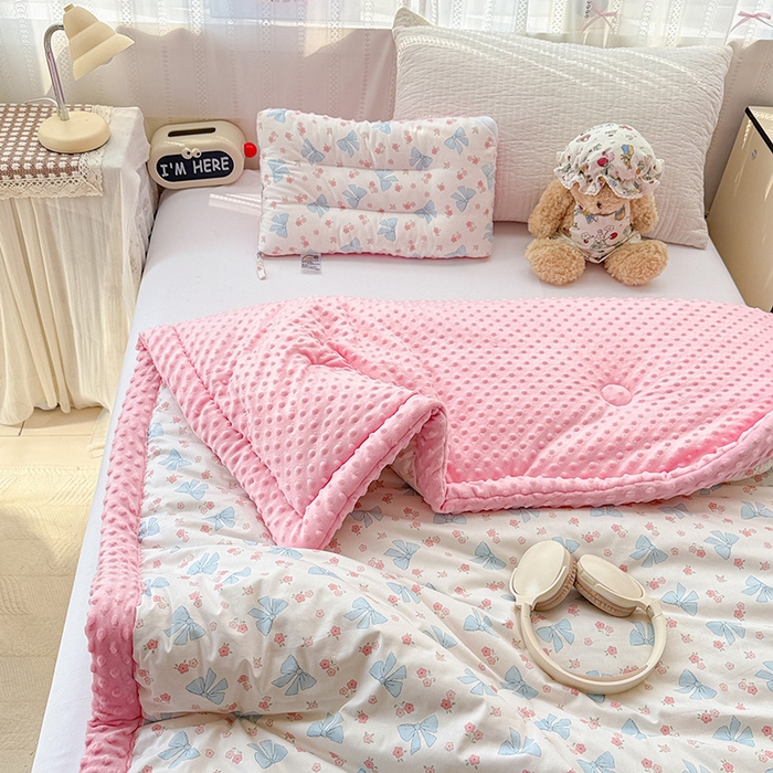 91家纺网 家纺一手货源 找家纺 十九色 2025秋冬新款全棉豆豆被春秋被被子被芯 蝴蝶结