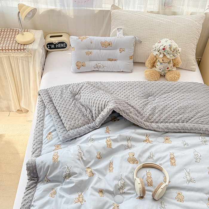 91家纺网 家纺一手货源 找家纺 十九色 2025秋冬新款全棉豆豆被春秋被被子被芯 小布偶