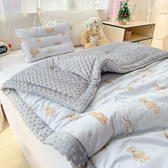 91家纺网 家纺一手货源 找家纺 十九色 2025秋冬新款全棉豆豆被春秋被被子被芯 小布偶