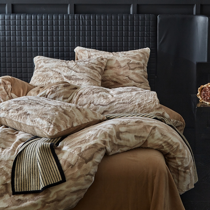 91家纺网 家纺一手货源 找家纺 缘生活 2025新款消光印花绒四件套年轻时尚 消光印花绒-卡其