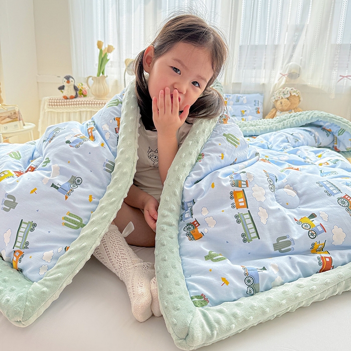 91家纺网 家纺一手货源 找家纺 十九色 2025秋冬新款全棉豆豆被春秋被被子被芯 小火车