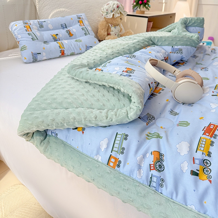 91家纺网 家纺一手货源 找家纺 十九色 2025秋冬新款全棉豆豆被春秋被被子被芯 小火车