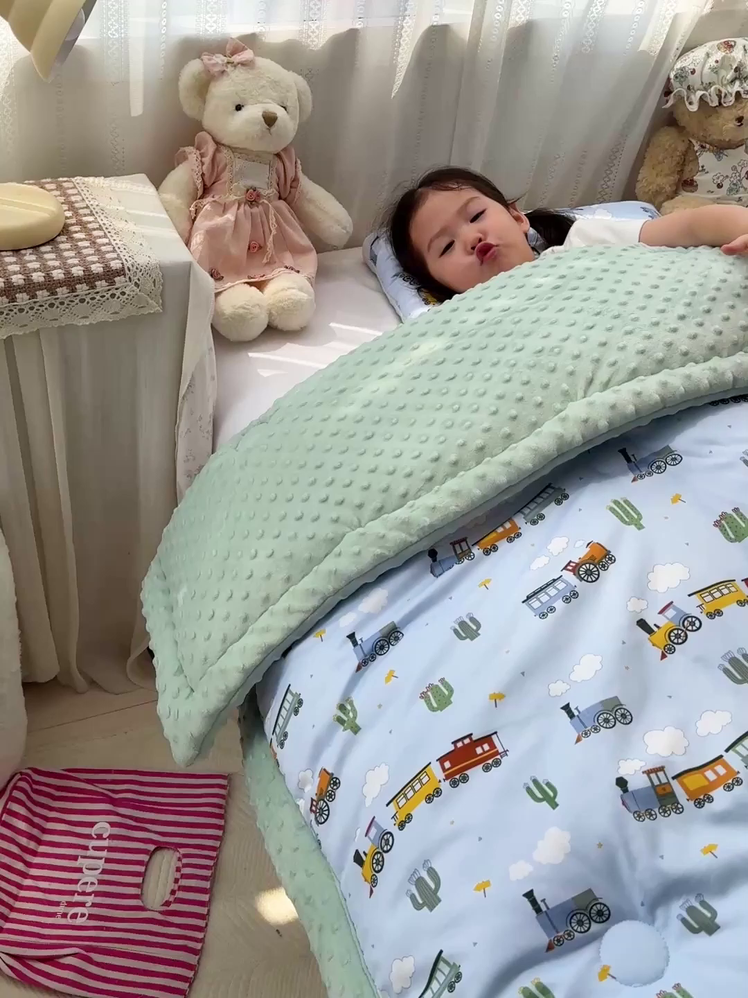 91家纺网 家纺一手货源 找家纺 十九色 2025秋冬新款全棉豆豆被春秋被被子被芯 小火车