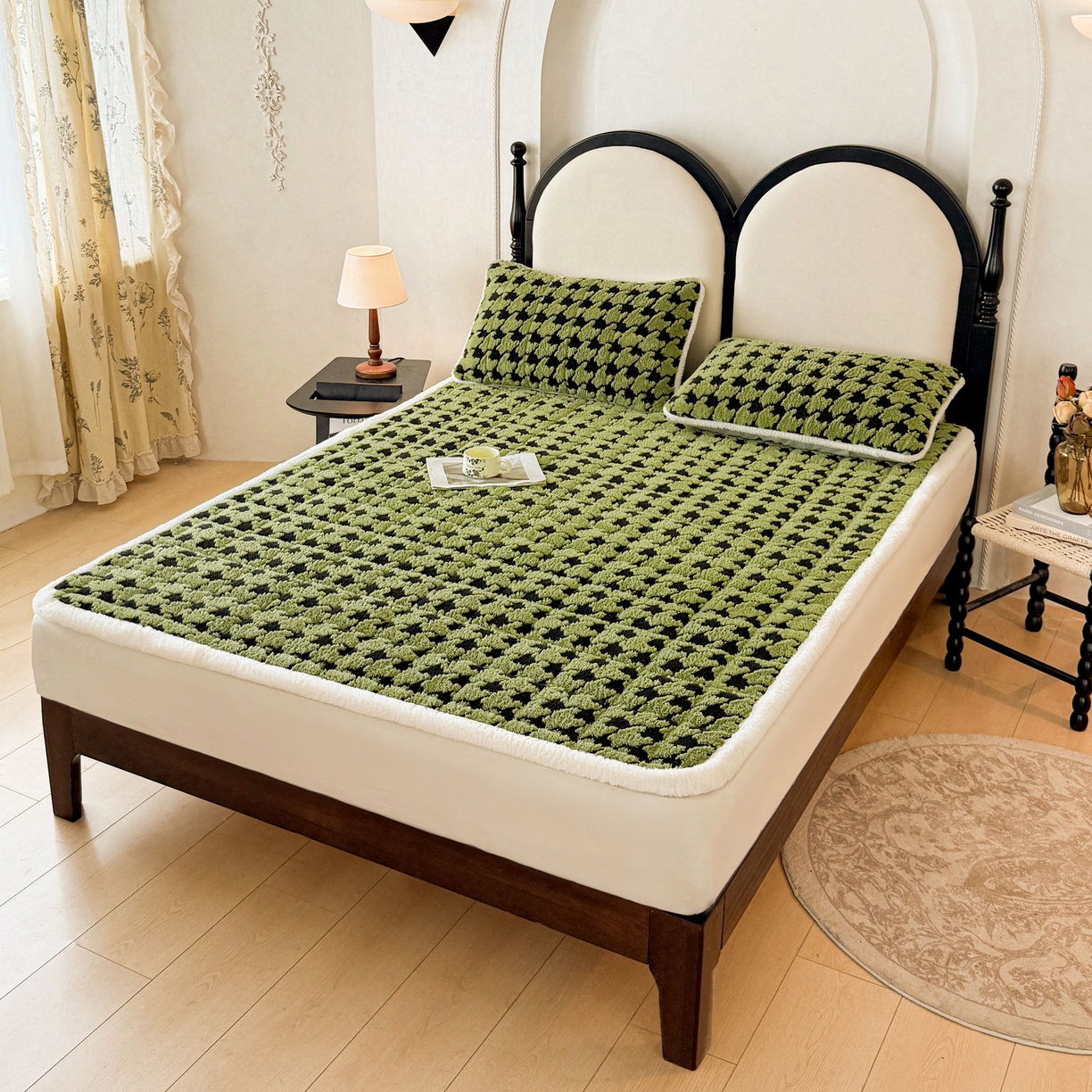 91家纺网 家纺一手货源 找家纺 LIFE.丽芙 2025秋冬新款色纱提花舒棉绒加厚夹棉床垫床护垫单件简约床褥床垫子三件套 千鸟格-草绿