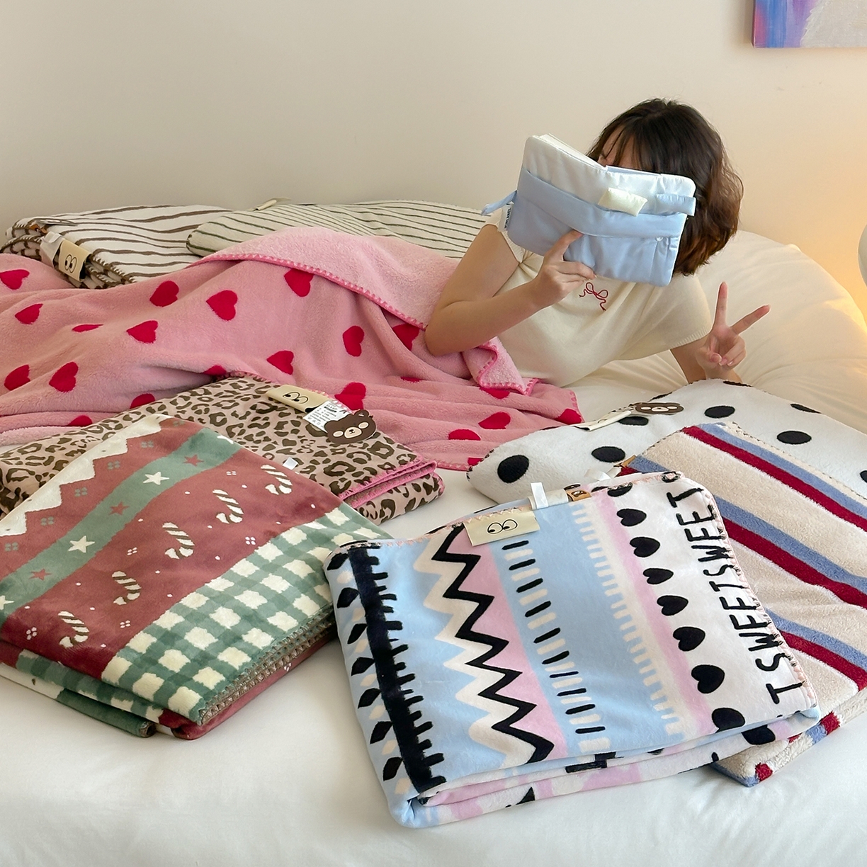 91家纺网 家纺一手货源 找家纺 （总）桃子家居 2025新款A类ins加厚半边绒米粒绒牛奶绒三角针贝壳边多功能毛毯毯子