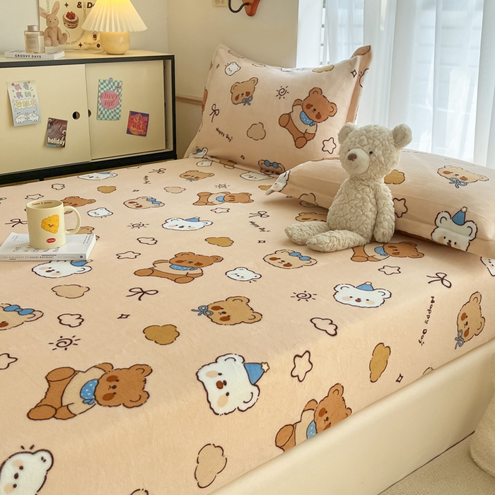 91家纺网 家纺一手货源 找家纺 寻米 2025新款高克重加厚保暖牛奶绒床笠-大床图 布朗尼熊