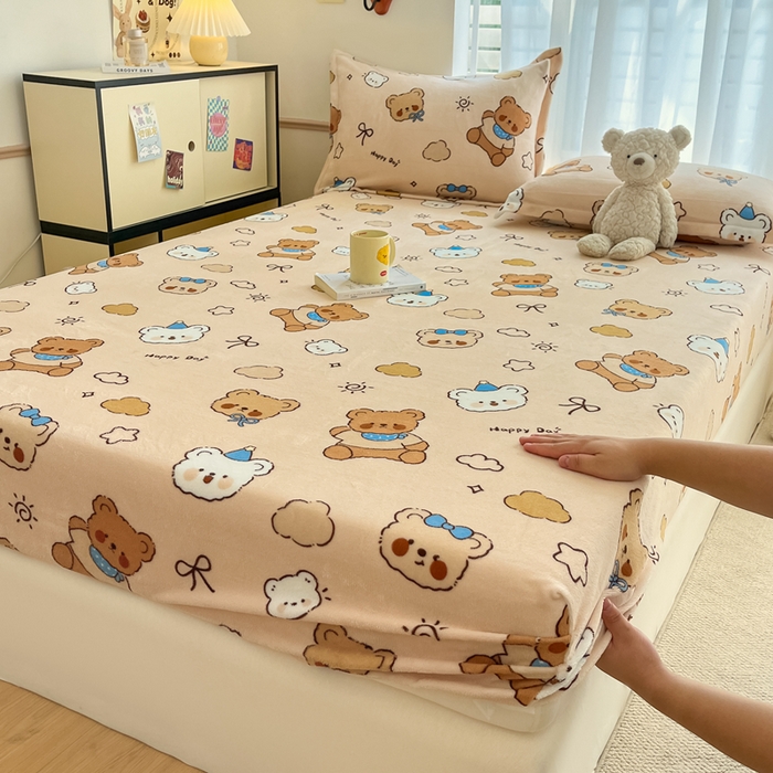 91家纺网 家纺一手货源 找家纺 寻米 2025新款高克重加厚保暖牛奶绒床笠-大床图 布朗尼熊