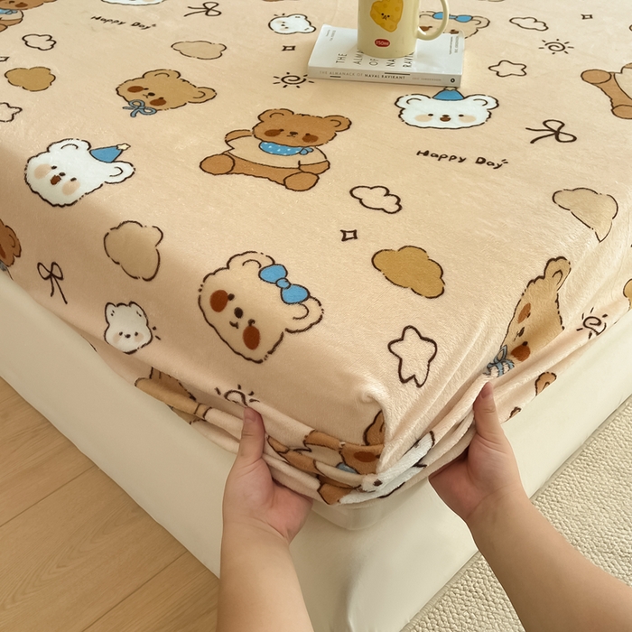 91家纺网 家纺一手货源 找家纺 寻米 2025新款高克重加厚保暖牛奶绒床笠-大床图 布朗尼熊