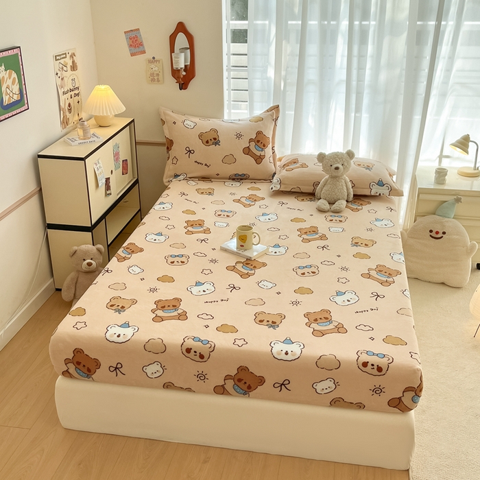 91家纺网 家纺一手货源 找家纺 寻米 2025新款高克重加厚保暖牛奶绒床笠-大床图 布朗尼熊