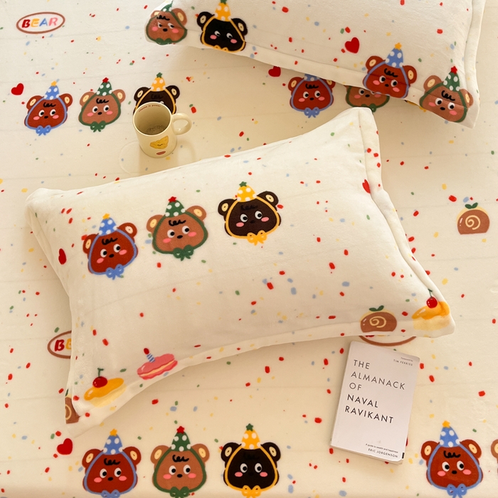 91家纺网 家纺一手货源 找家纺 寻米 2025新款高克重加厚保暖牛奶绒床笠-大床图 彩虹小熊