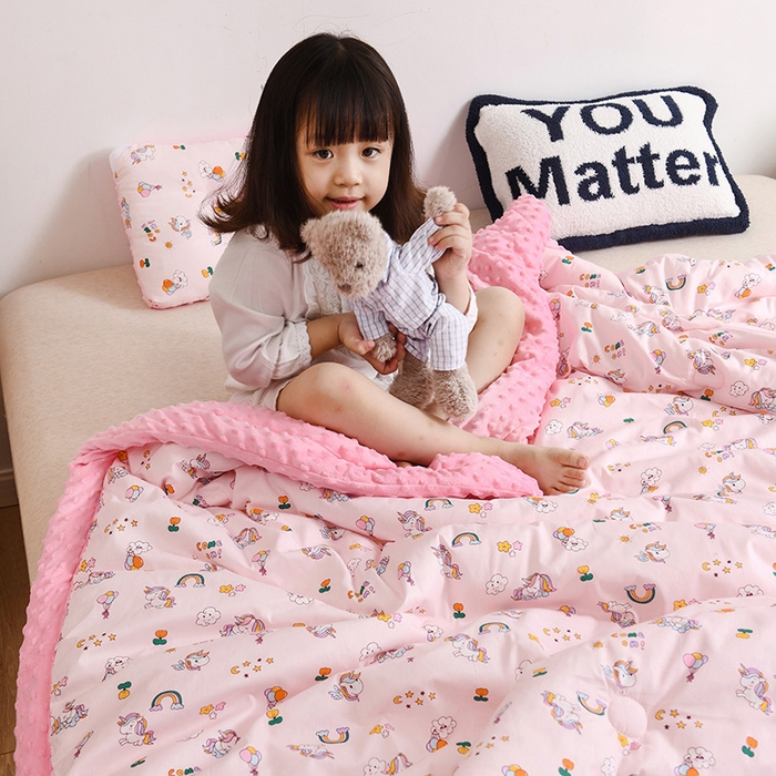 91家纺网 家纺一手货源 找家纺 十九色 2025秋冬新款全棉豆豆被春秋被被子被芯 彩虹小马