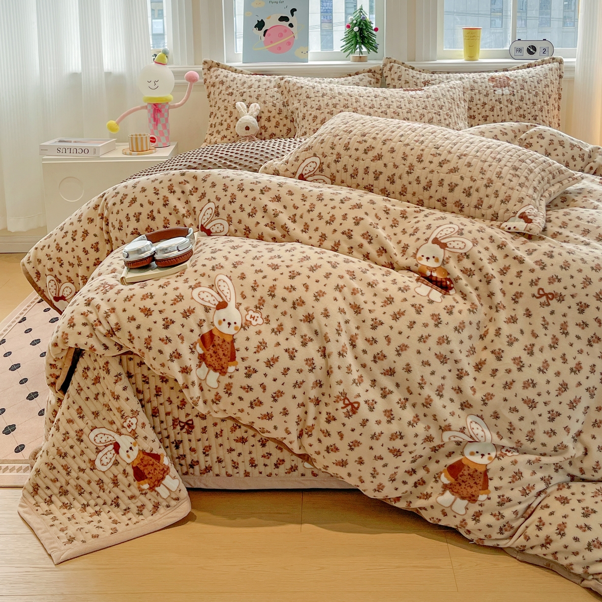 91家纺网 家纺一手货源 找家纺 元熙 2025新款印花小清新韩国绒牛奶绒豆豆床盖四件套-织梦时空