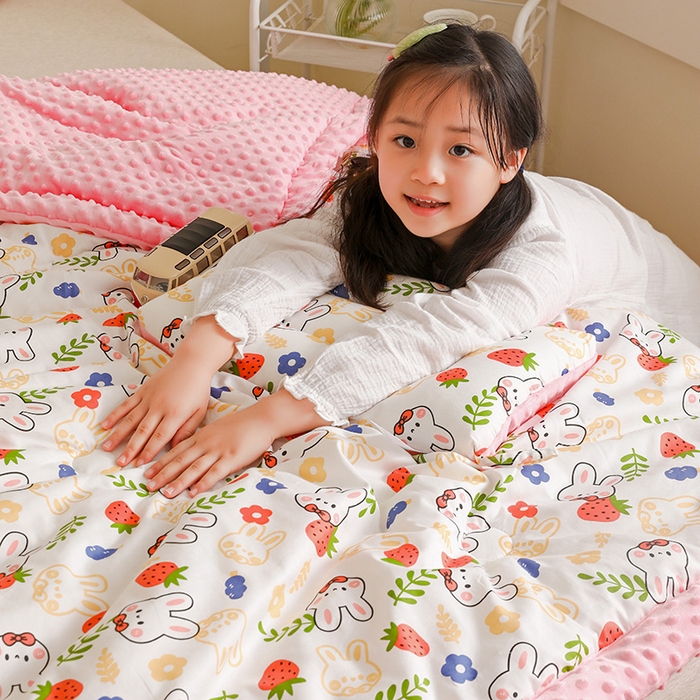 91家纺网 家纺一手货源 找家纺 十九色 2025秋冬新款全棉豆豆被春秋被被子被芯 大白兔