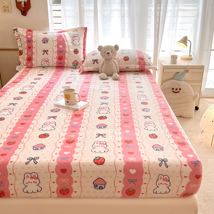 91家纺网 家纺一手货源 找家纺 寻米 2025新款高克重加厚保暖牛奶绒床笠-大床图 草莓兔兔