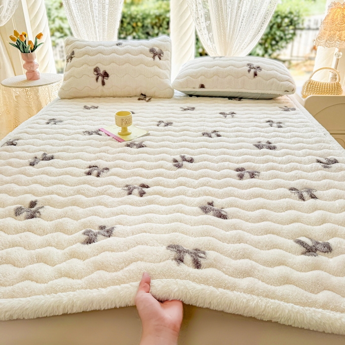 91家纺网 家纺一手货源 找家纺 （总）LIFE.丽芙 2025秋冬新款北极绒加厚夹棉床垫床护垫单件牛奶绒床褥床垫子三件套