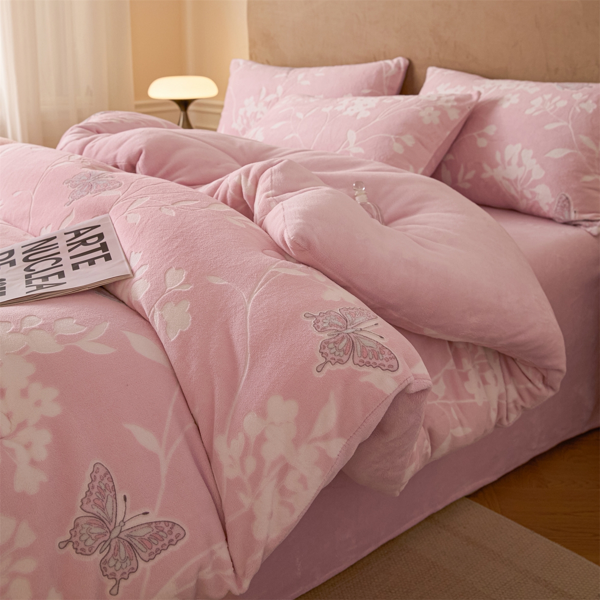 91家纺网 家纺一手货源 找家纺 星座家纺 2025新款雕花绒被子被芯冬被 蝶舞-豆沙