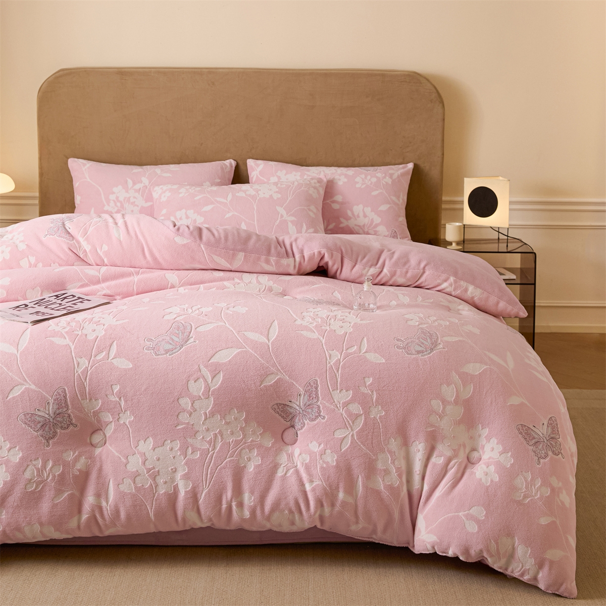 91家纺网 家纺一手货源 找家纺 星座家纺 2025新款雕花绒被子被芯冬被 蝶舞-豆沙