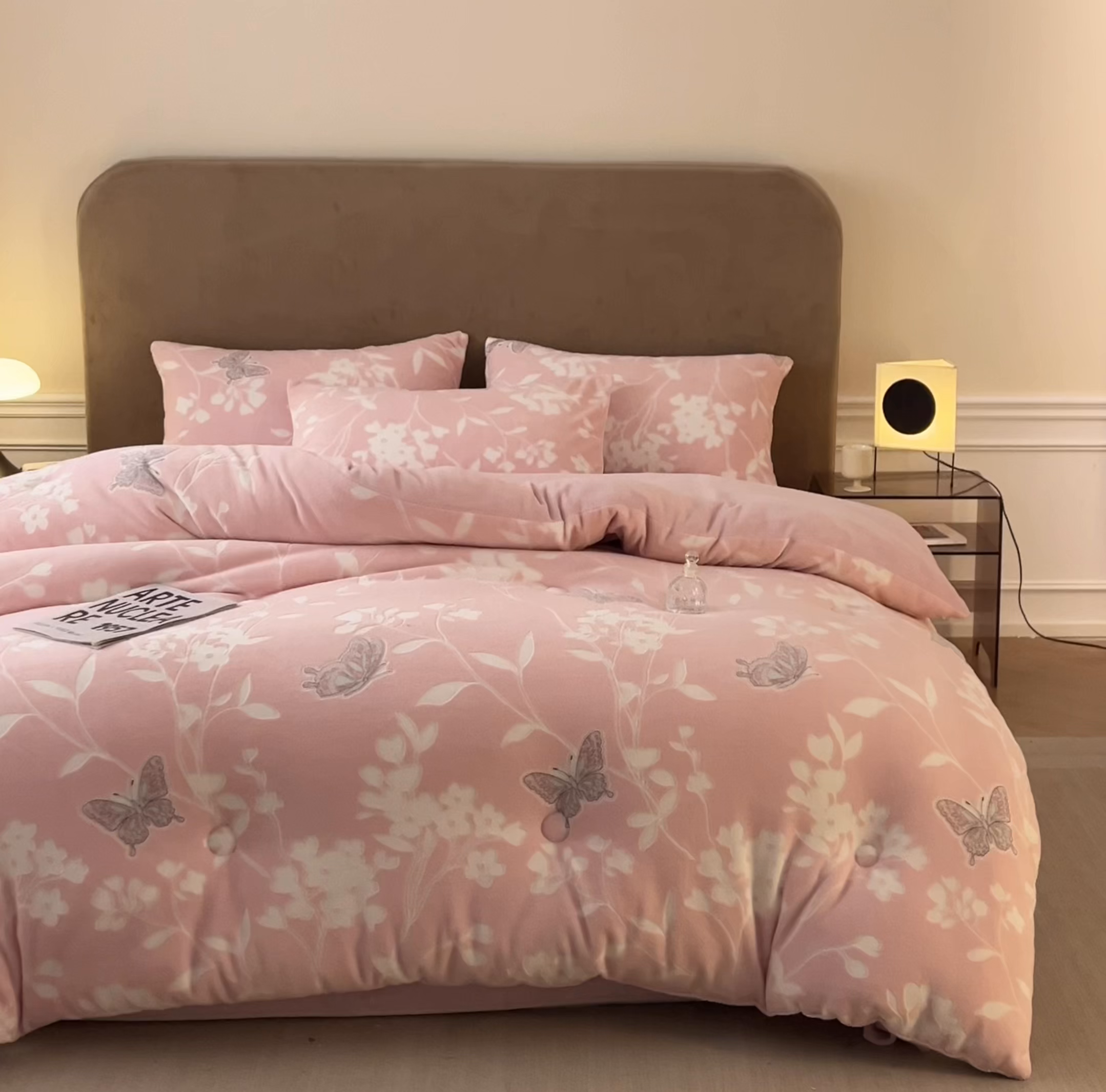 91家纺网 家纺一手货源 找家纺 星座家纺 2025新款雕花绒被子被芯冬被 蝶舞-豆沙