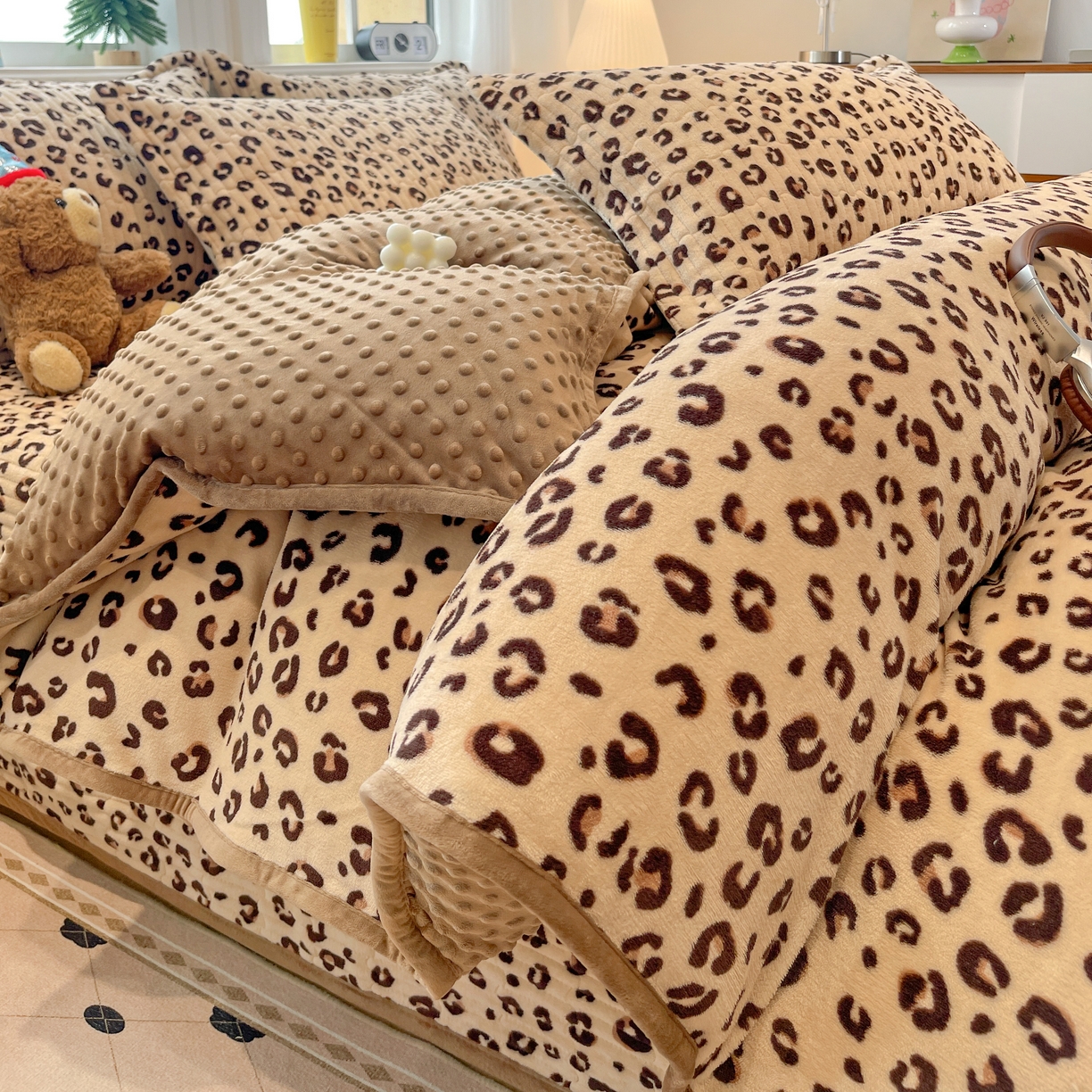 91家纺网 家纺一手货源 找家纺 （总）元熙 2025新款印花小清新韩国绒牛奶绒豆豆床盖四件套