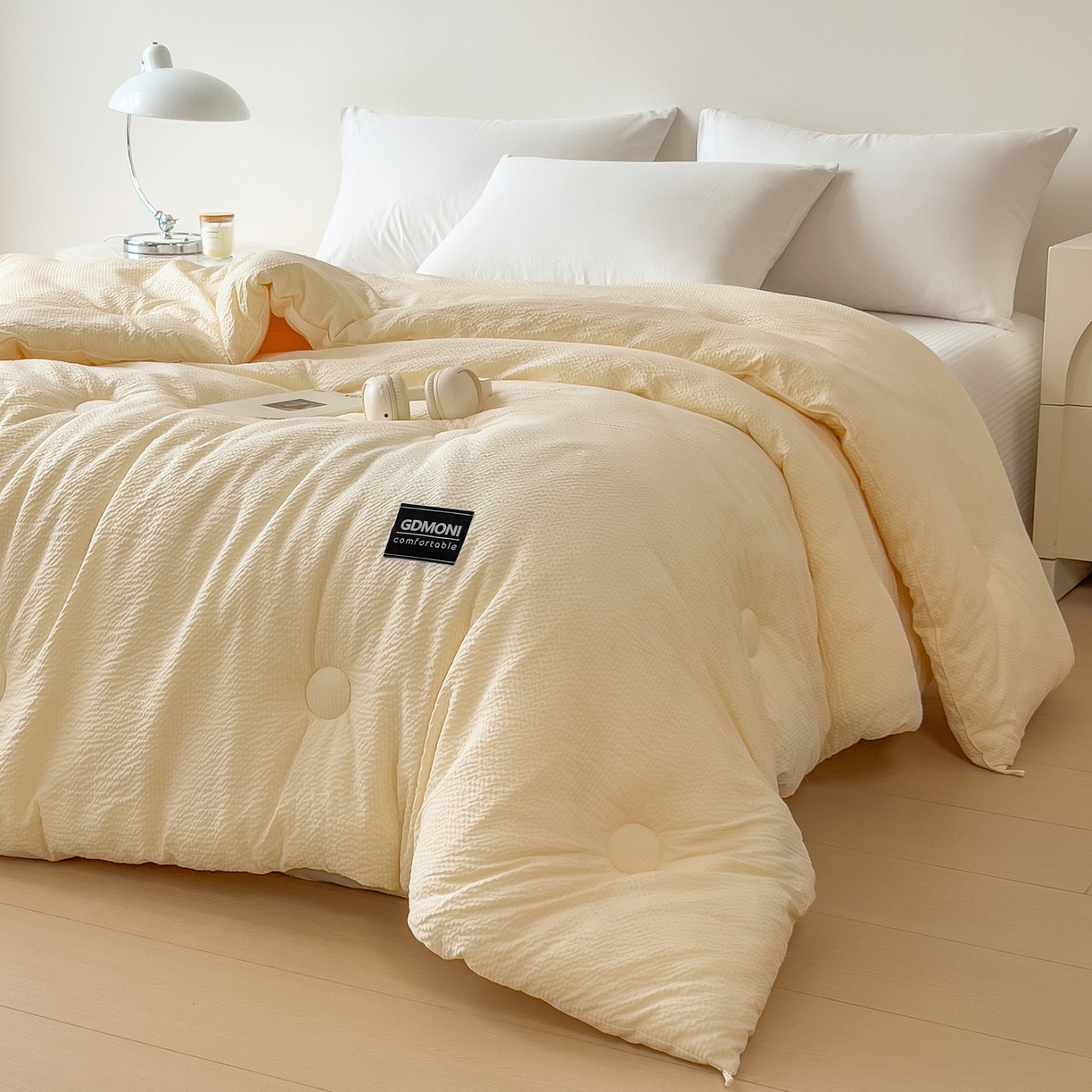 91家纺网 家纺一手货源 找家纺 梵克保罗 2025秋冬新款10A抗菌泡泡棉冬被子被芯单人被双人被子被芯 米黄