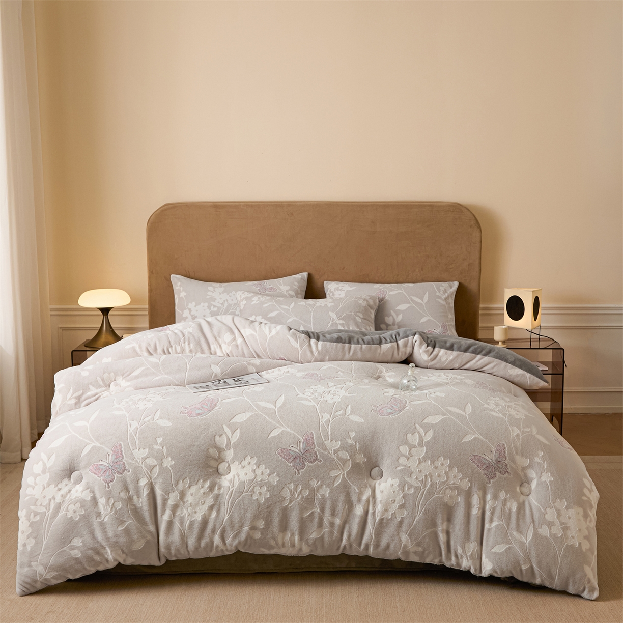 星座家纺 2025新款雕花绒被子被芯冬被 蝶舞-浅灰