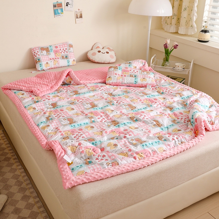 91家纺网 家纺一手货源 找家纺 十九色 2025秋冬新款全棉豆豆被春秋被被子被芯 蛋糕熊