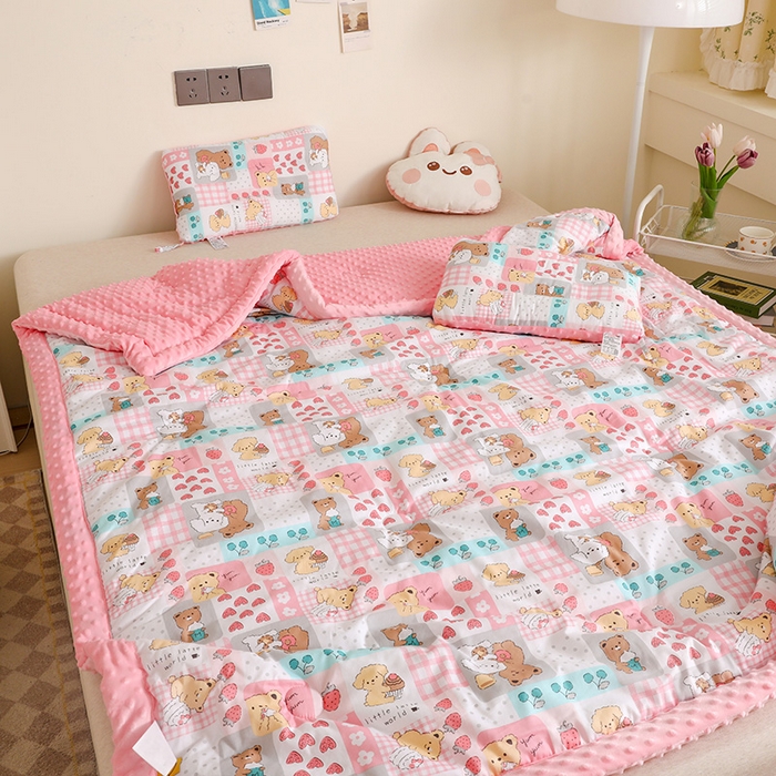 91家纺网 家纺一手货源 找家纺 十九色 2025秋冬新款全棉豆豆被春秋被被子被芯 蛋糕熊