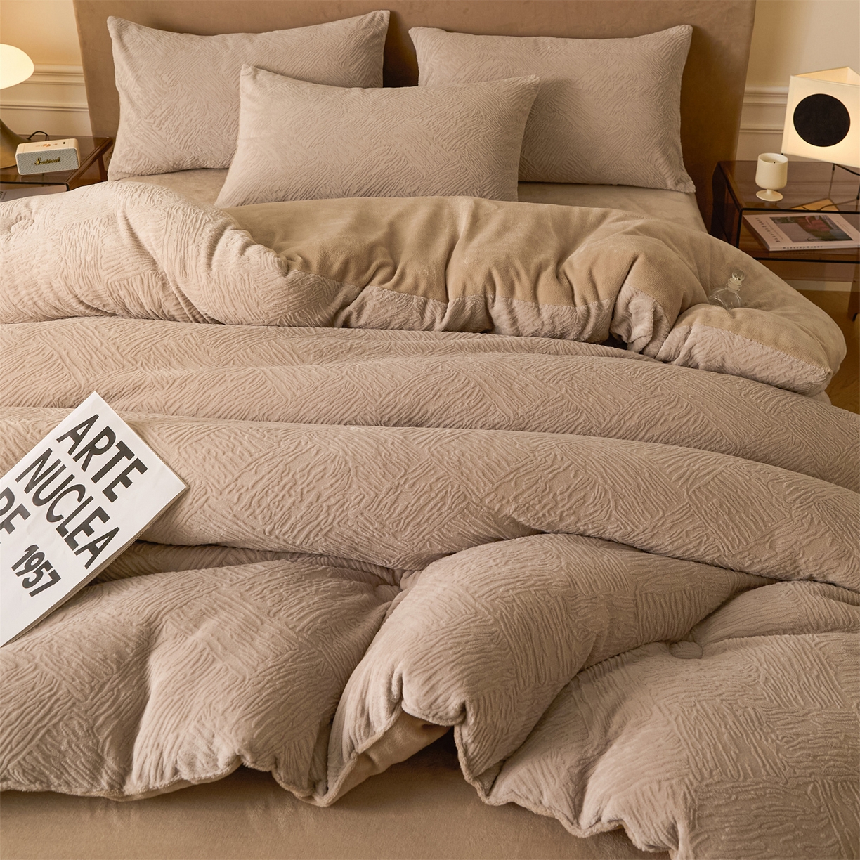 91家纺网 家纺一手货源 找家纺 星座家纺 2025新款雕花绒被子被芯冬被 格纹-卡其